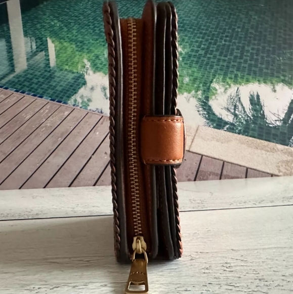 Coach Medium Wallet NWT - Picture 6 of 12